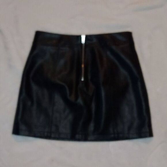 Forever 21 Faux Leather Skirt L - Picture 2 of 6